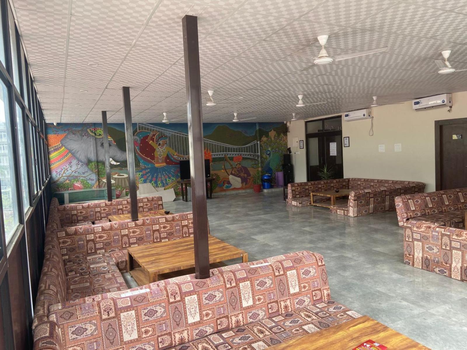 Hog - House Of Gypsy Hostel Risikés Kültér fotó